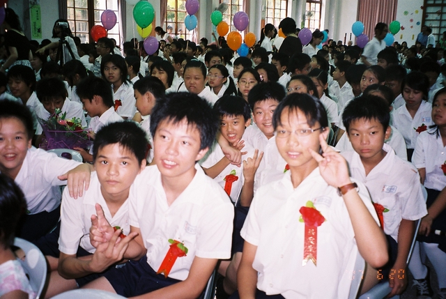 F1020008